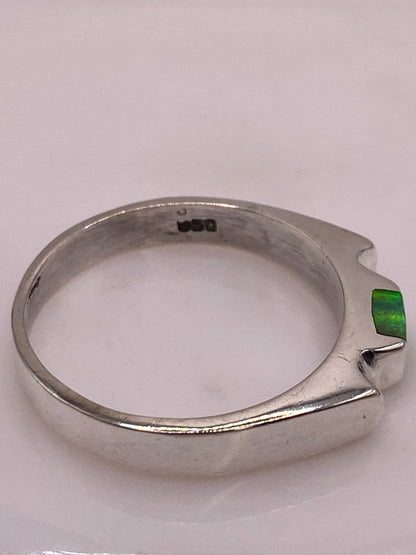 Anillo de Plata Ley 950 con Ópalo de Fuego Verde Cuadrado, sello de autenticidad Plata Ley .925