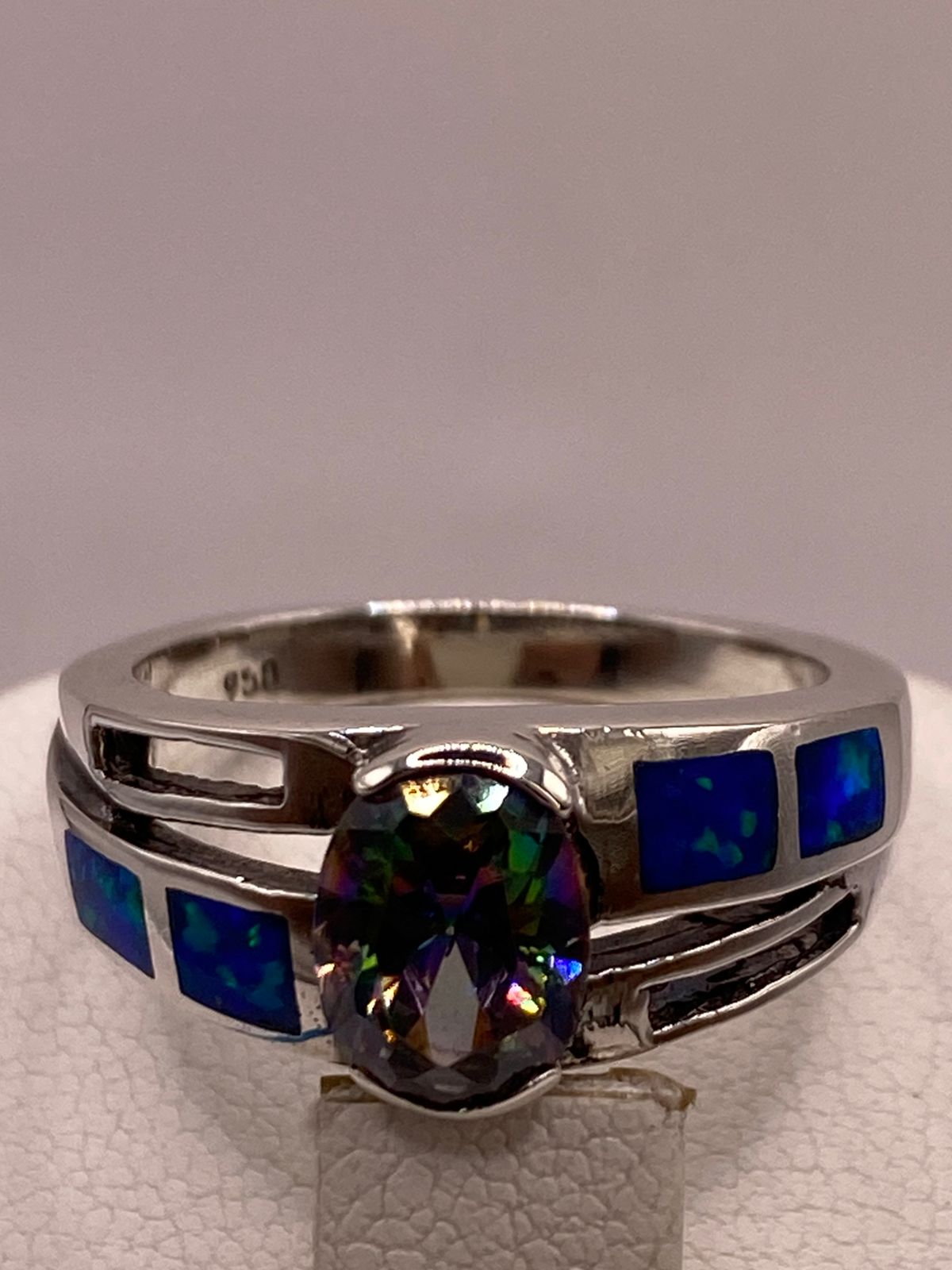 Anillo de Plata Ley 950 con Ópalo de Fuego y Zirconia Tornasol, sello de autenticidad Plata Ley .925