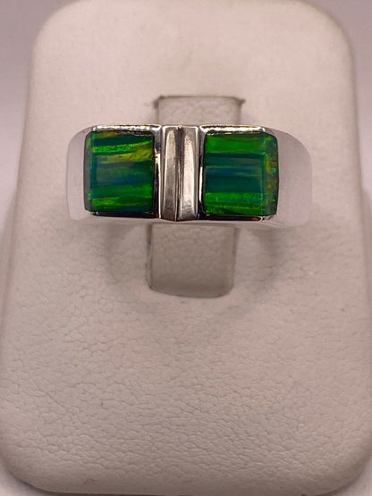Anillo de Plata Ley 950 con Ópalo Iridiscente — ángulo diagonal