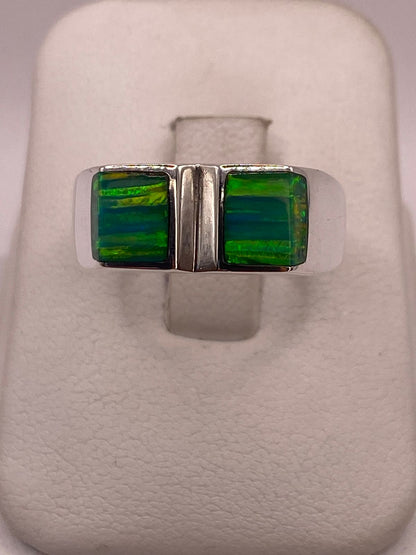 Anillo de Plata Ley 950 con Ópalo Iridiscente, vista de detalle