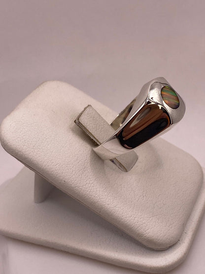 Anillo de Plata Ley 950 con Ópalo Iridiscente, vista lateral