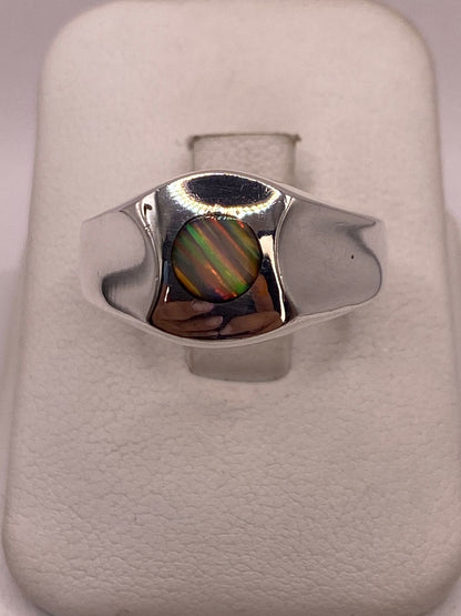 Anillo de Plata Ley 950 con Ópalo Iridiscente, vista de detalle
