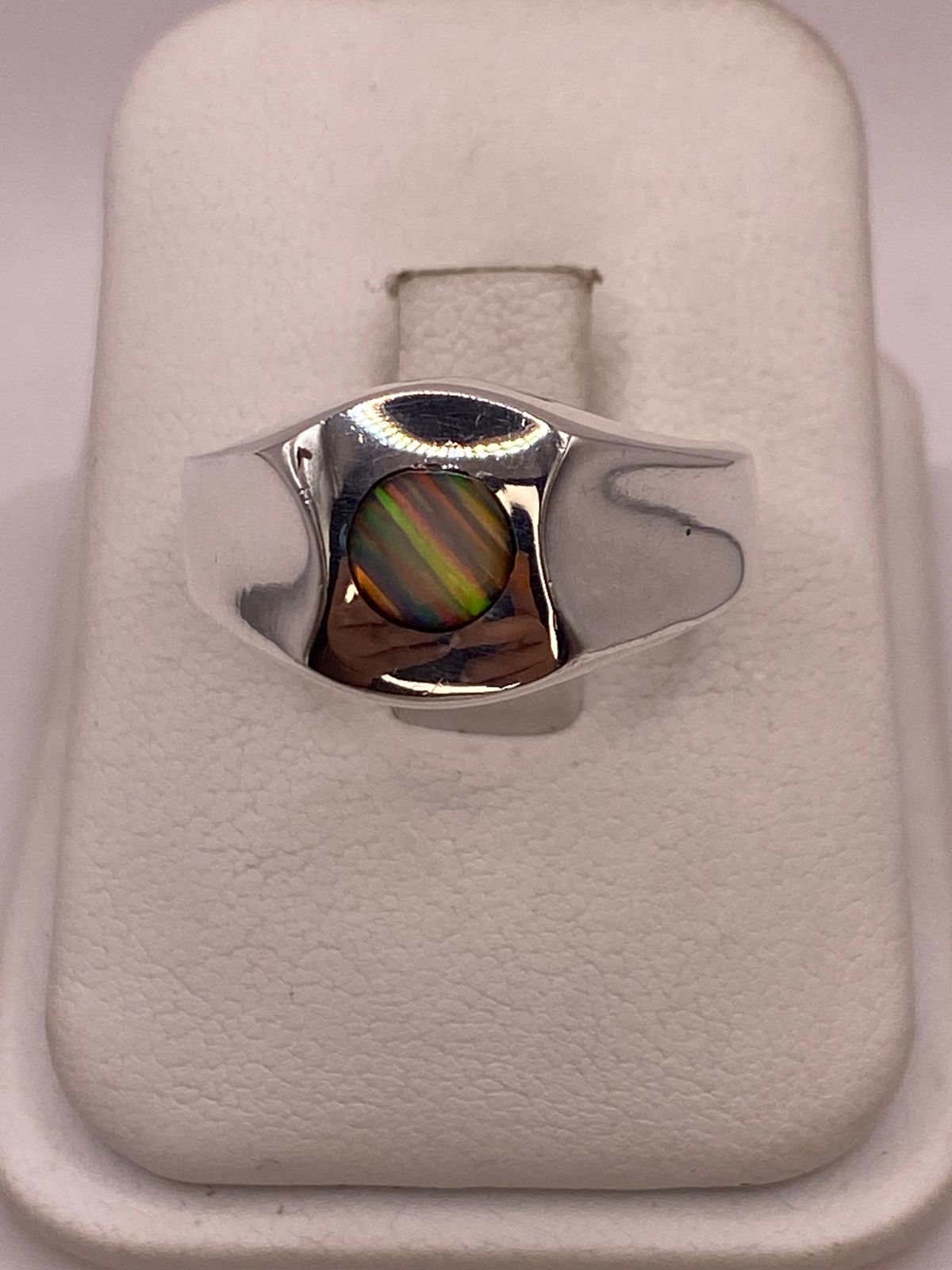 Anillo de Plata Ley 950 con Ópalo Iridiscente, vista frontal