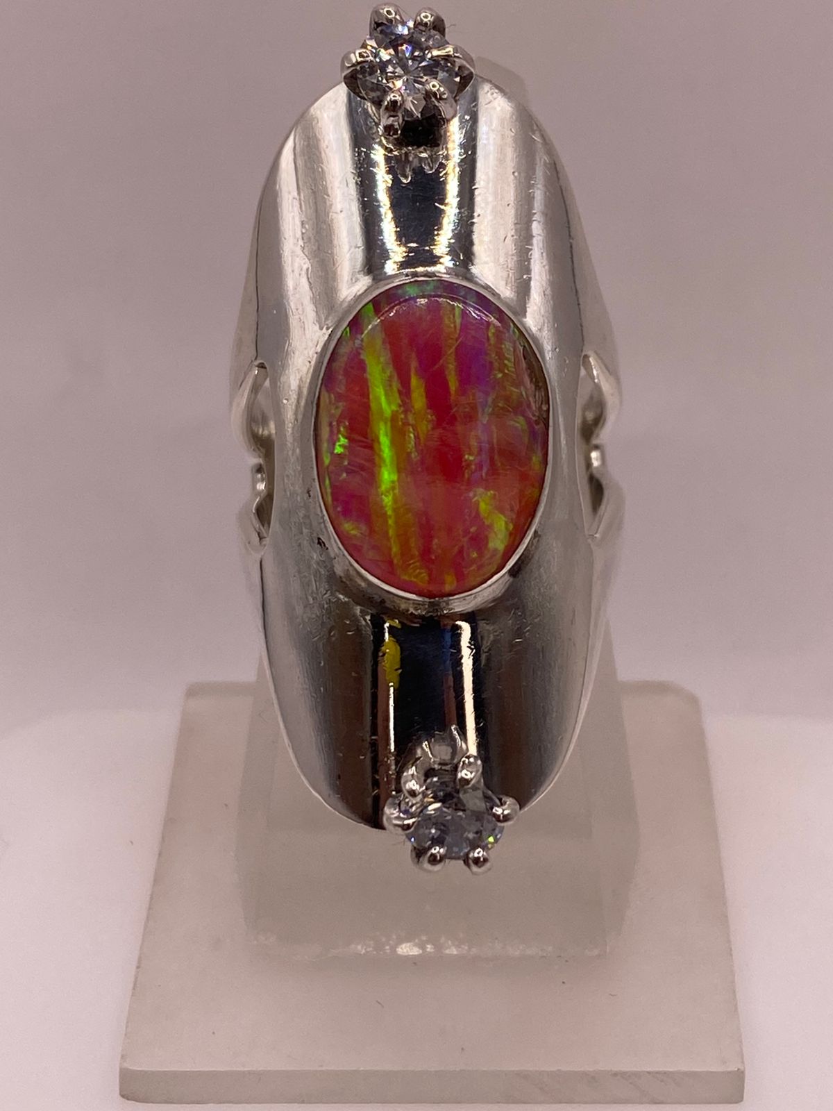 Anillo de Plata Ley 950 con Ópalo Multicolor — vista lateral