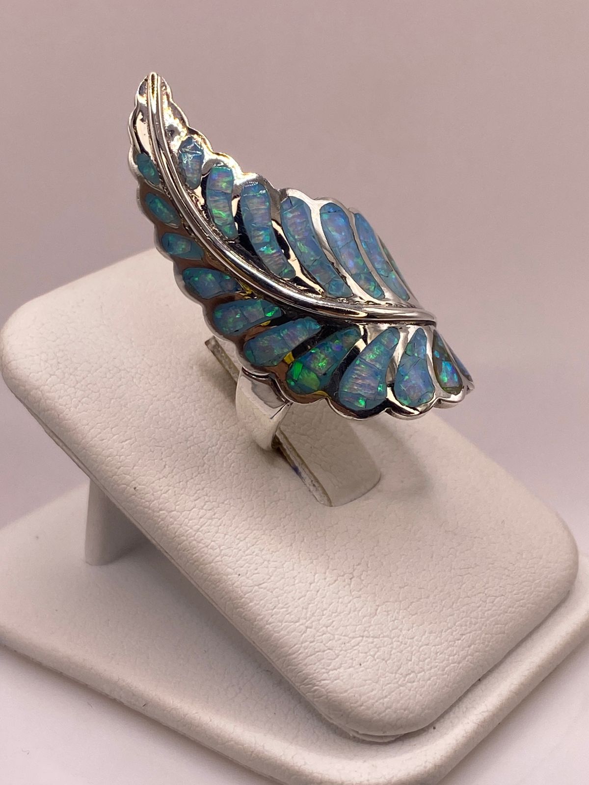 Anillo de Plata Ley 950 con Ópalo Azul, vista frontal