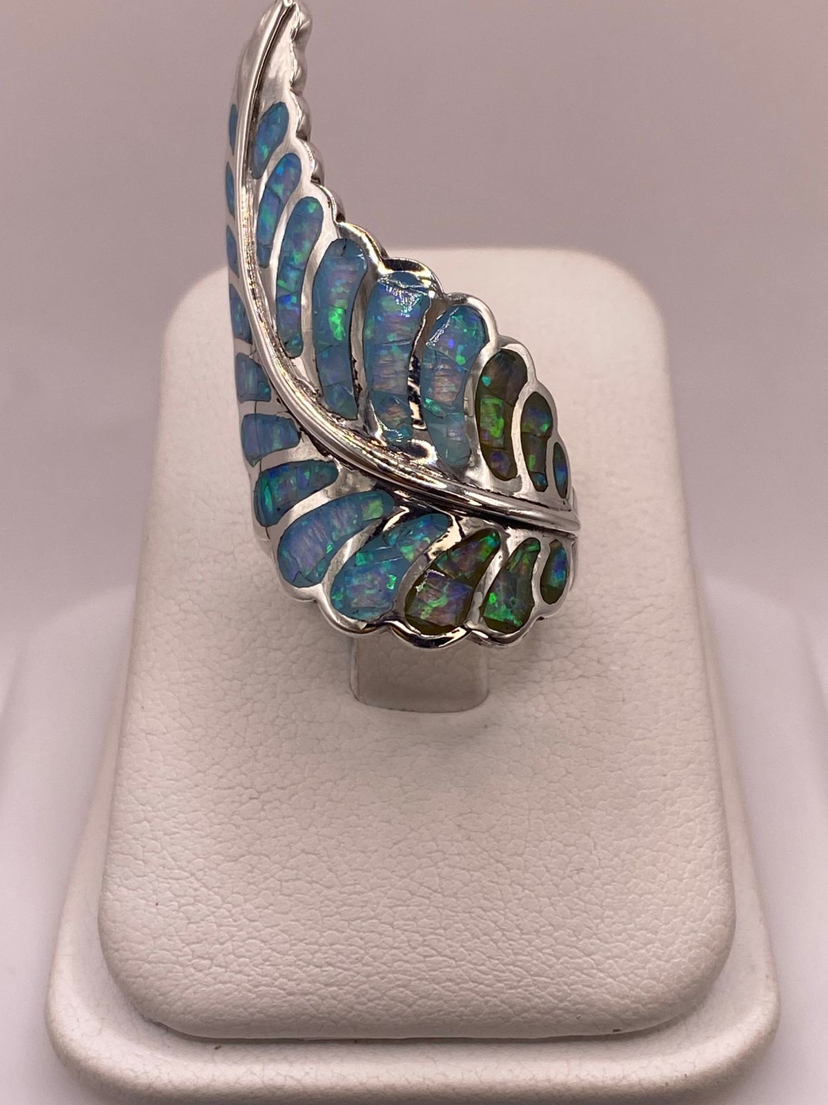 Anillo de Plata Ley 950 con Ópalo Azul — ángulo diagonal