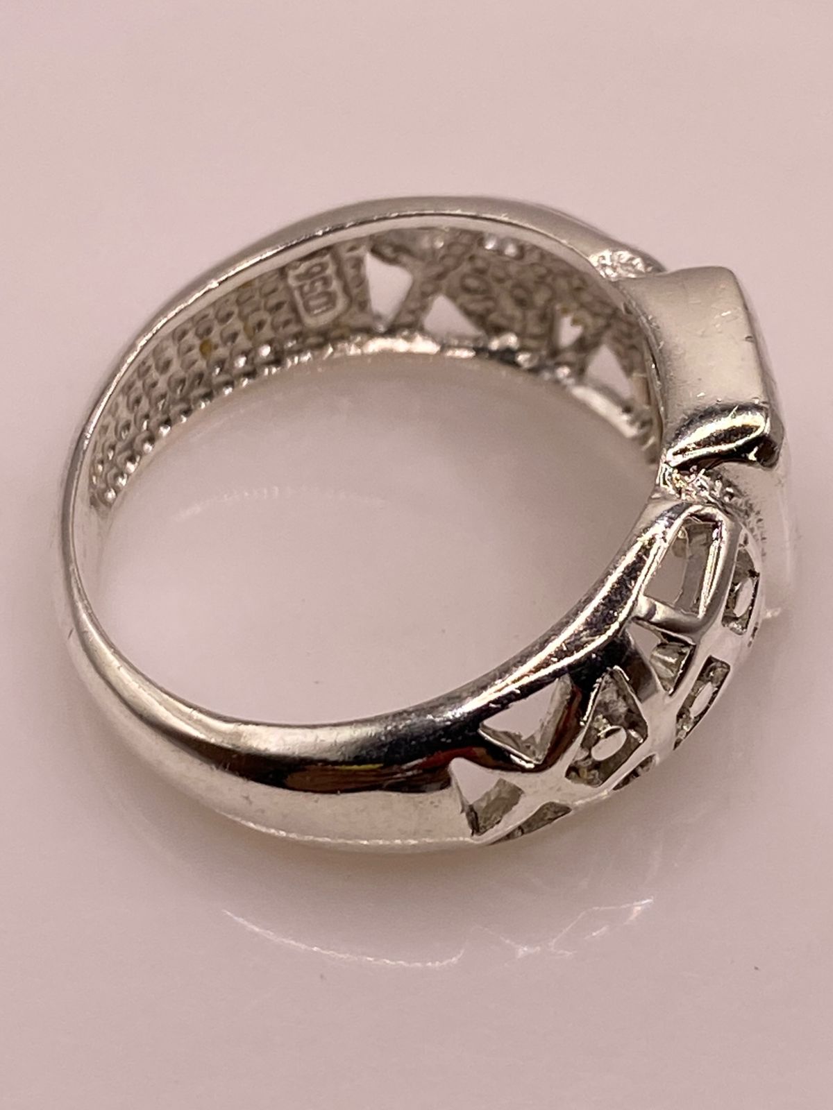 Anillo de Plata con Zirconia Diseño Elegante Plata Ley 950, sello de autenticidad Plata Ley .925
