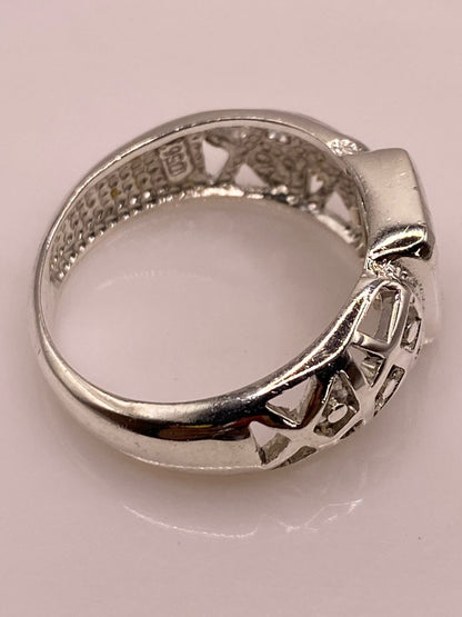 Anillo de Plata con Zirconia Diseño Elegante Plata Ley 950, sello de autenticidad Plata Ley .925