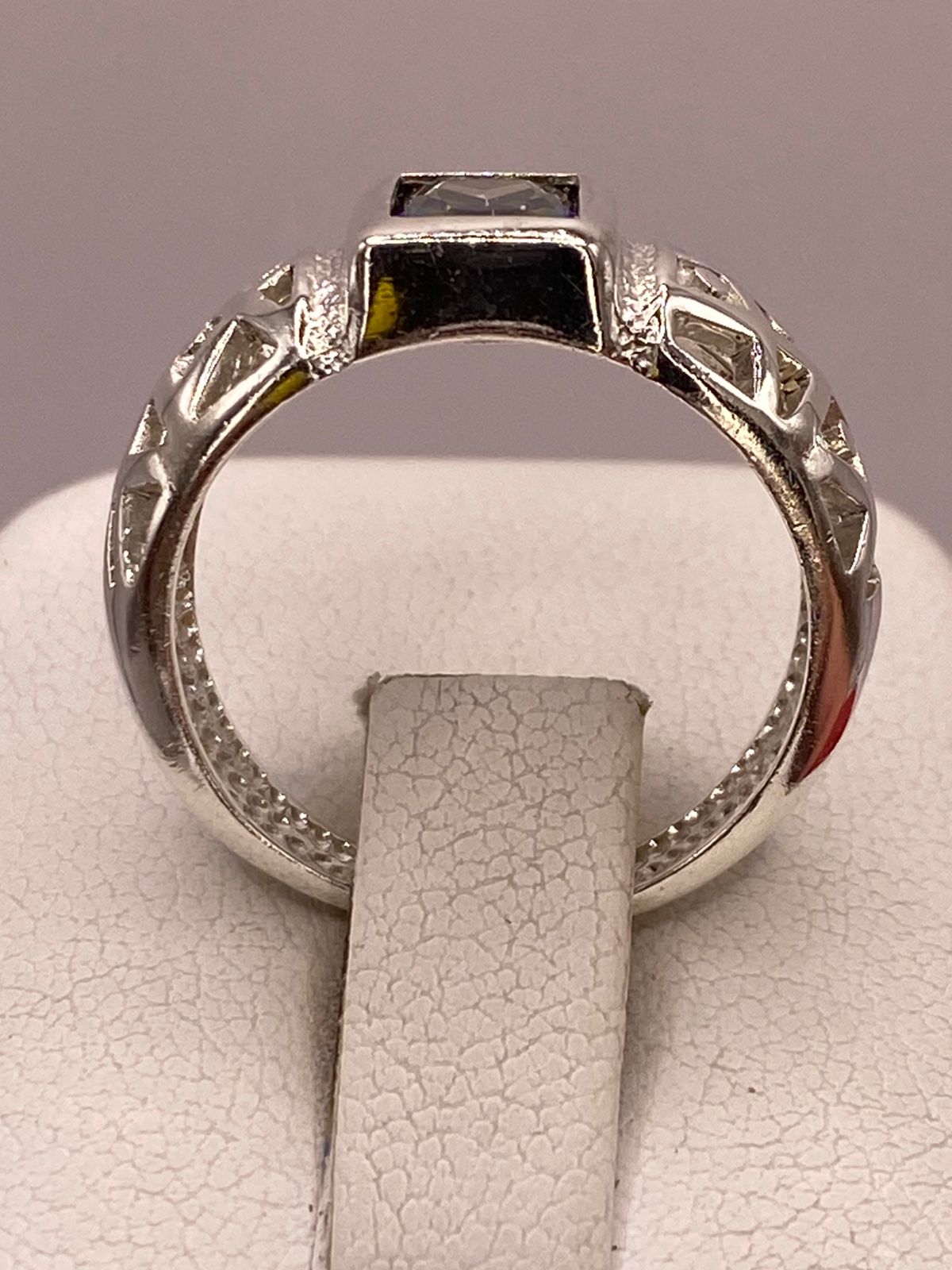 Anillo de Plata con Zirconia Diseño Elegante Plata Ley 950, vista posterior