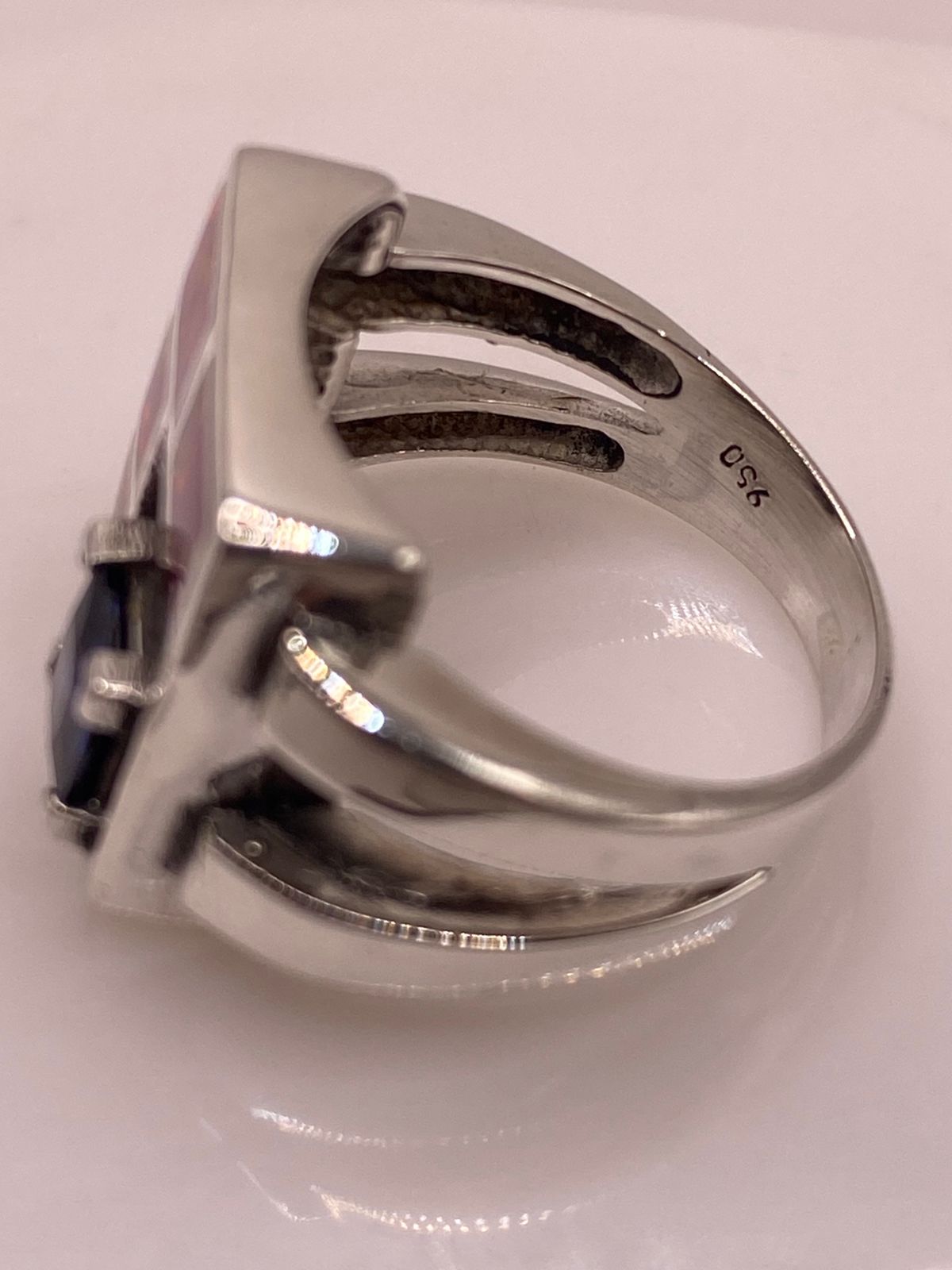 Anillo de Plata .950 con Ópalo de Fuego y Zirconia Azul Diseño Geométrico Moderno, sello de autenticidad Plata Ley .925
