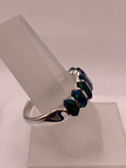 Anillo de Plata .950 con Ópalo de Fuego Azul Diseño Contemporáneo Multipiedra, vista lateral
