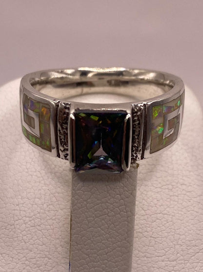 Anillo de Plata .950 con Ópalo de Fuego y Zirconia Diseño Greca Elegante , vista superior