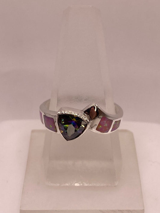 Anillo de Plata .950 con Ópalo de Fuego y Zirconia Multicolor Diseño Moderno — ángulo diagonal
