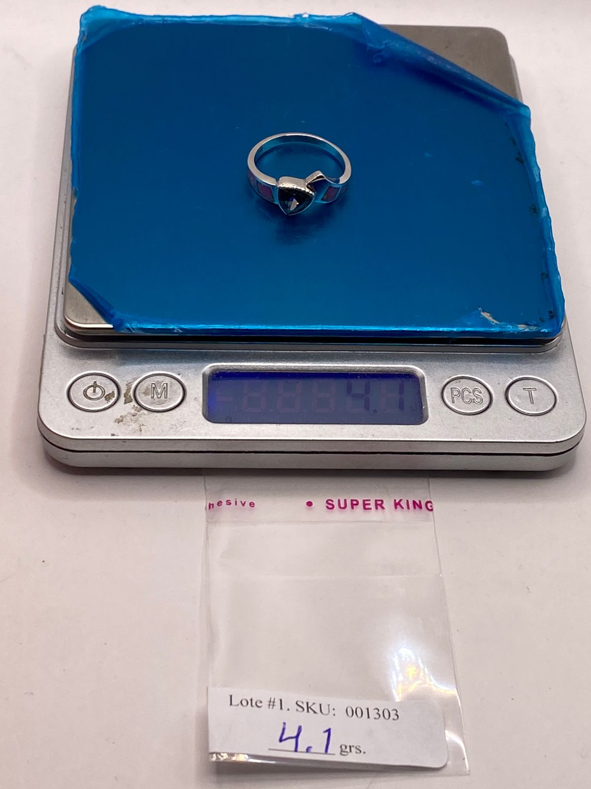 Anillo de Plata .950 con Ópalo de Fuego y Zirconia Multicolor Diseño Moderno, peso en gramos (báscula)