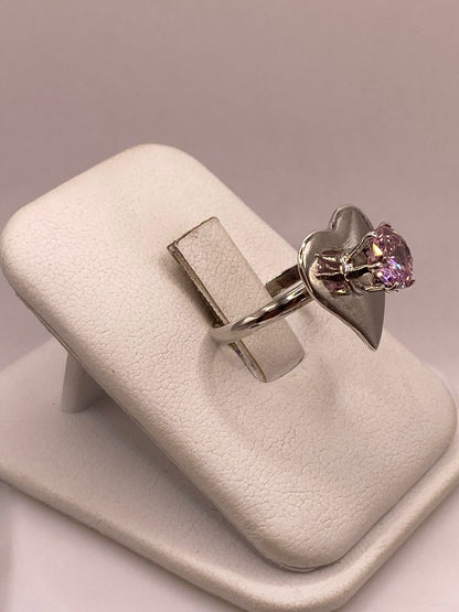 Anillo de Plata 925 con Corazón y Zirconia Rosa Facetada, vista lateral