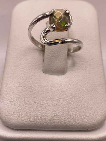 Anillo de Plata 925 con Ópalo de Fuego, vista de detalle