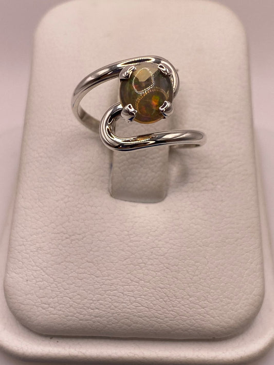 Anillo de Plata 925 con Ópalo de Fuego — ángulo diagonal