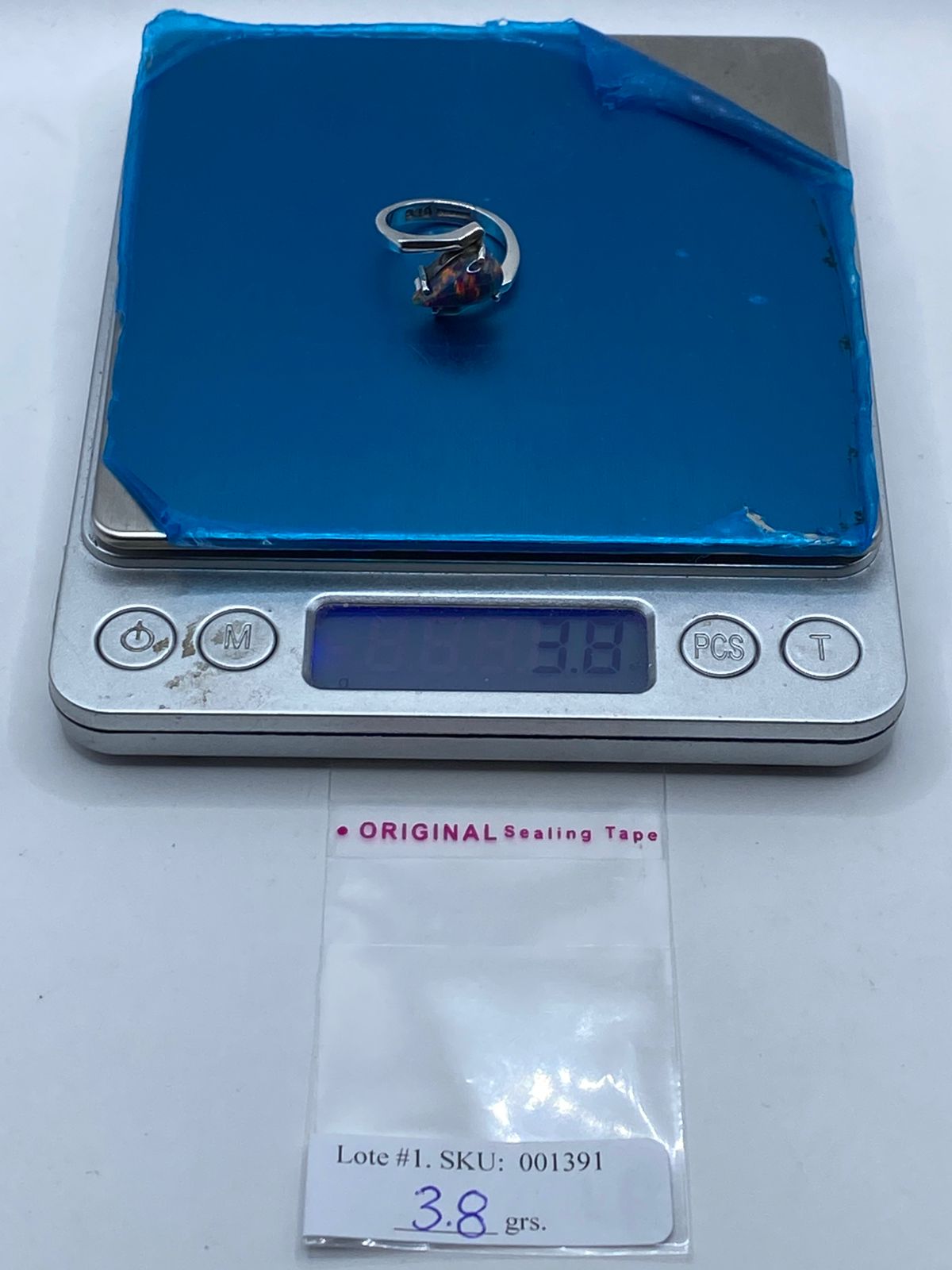 Anillo de Plata .925 con Ópalo de Fuego Azul y Destellos Multicolor, peso en gramos (báscula)