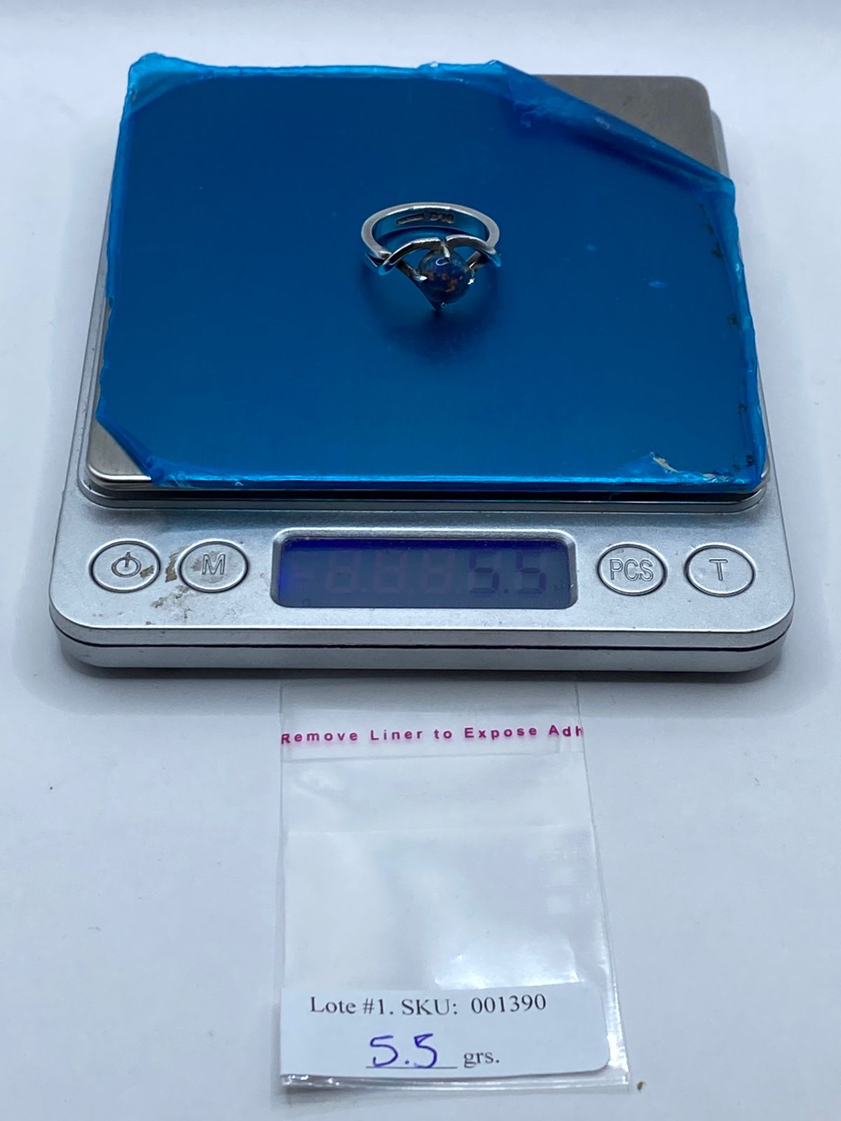 Anillo de Plata .925 con Ópalo de Fuego Azul Pastel y Destellos Tornasol, peso en gramos (báscula)