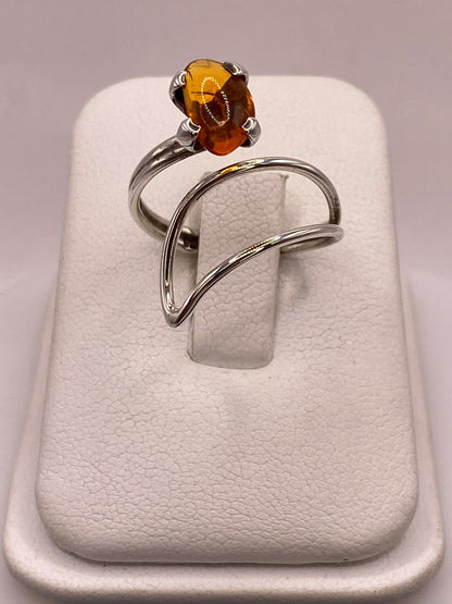 Anillo de Plata 925 con Piedra Ámbar, vista de detalle