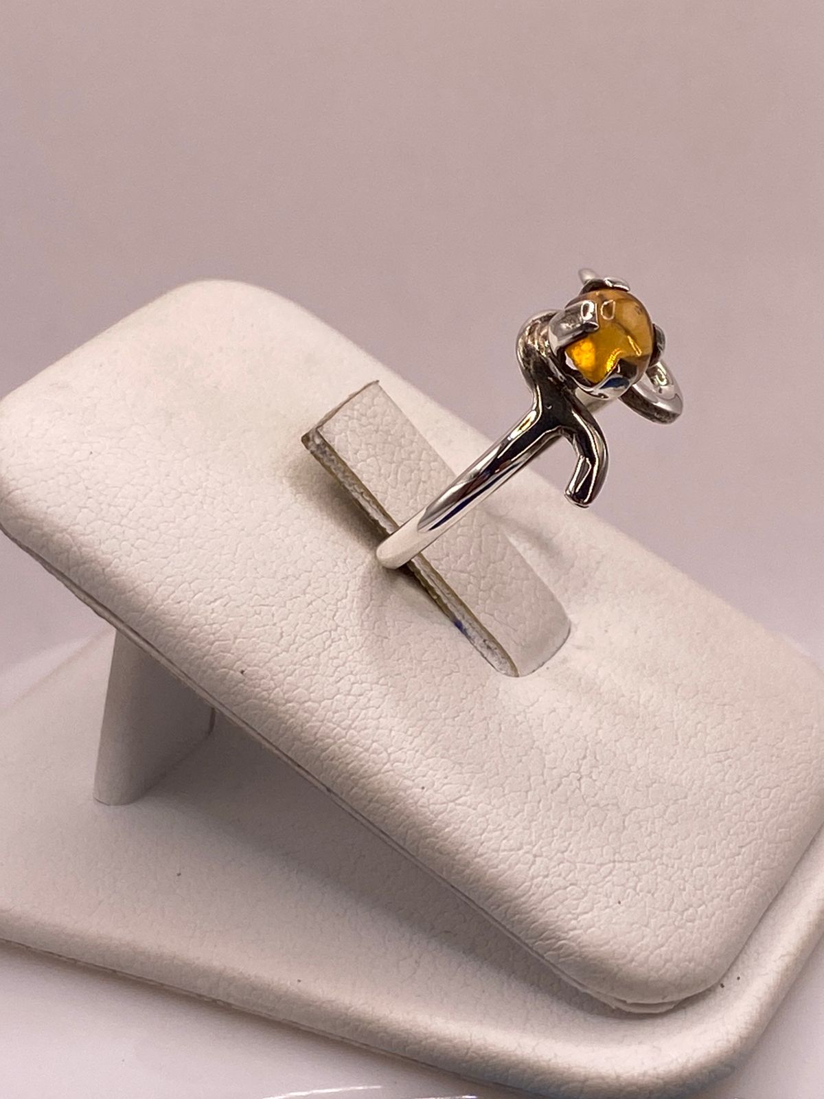 Anillo de Plata 925 con Piedra Ámbar, vista lateral