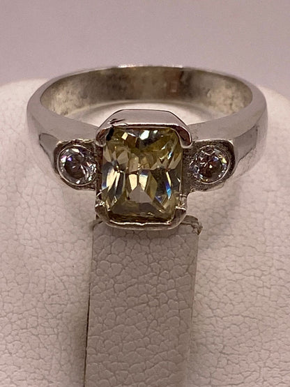 Anillo de Plata 925 con Zirconia Amarilla, sello de autenticidad Plata Ley .925