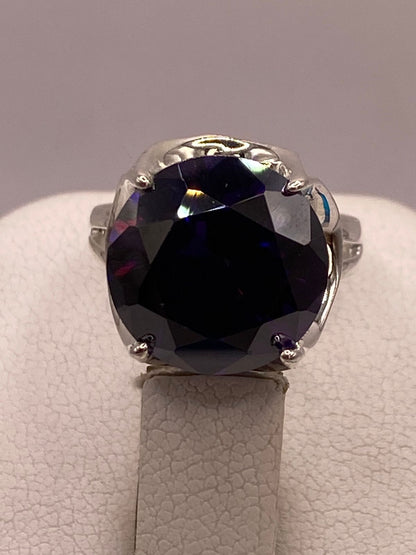 Anillo de Plata 925 con Zirconia Morada, sello de autenticidad Plata Ley .925