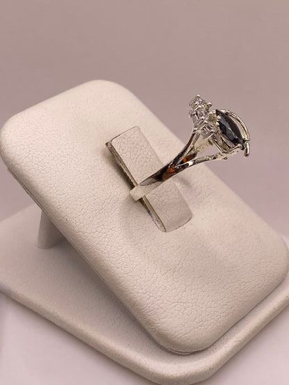 Anillo de Plata 925 con Zirconia Negra Corte Marquesa, vista frontal