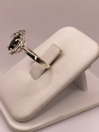Anillo de Plata 925 con Zirconia Negra Corte Marquesa, vista de detalle