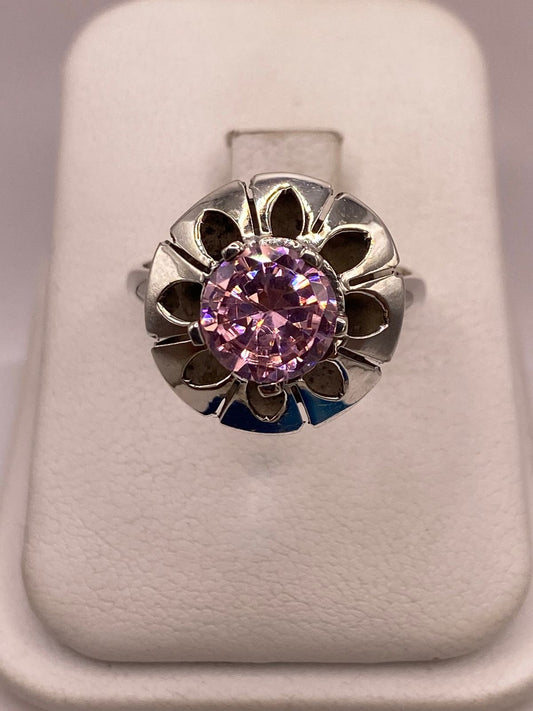 Anillo de Plata 925 con Zirconia Rosa Facetada, Diseño Floral Hecho — detalle de acabado