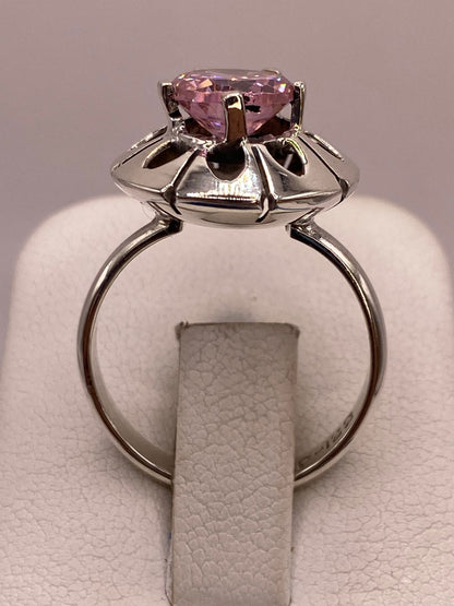 Anillo de Plata 925 con Zirconia Rosa Facetada, Diseño Floral Hecho, vista lateral