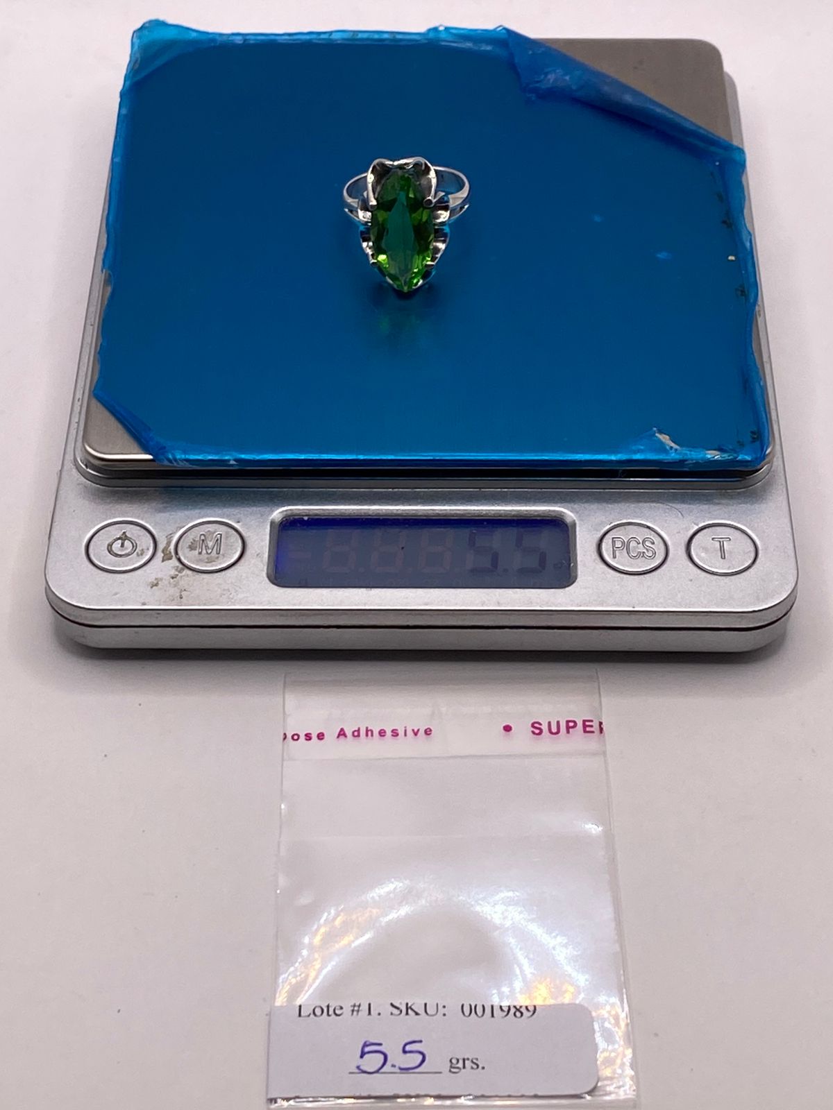 Anillo de Plata 925 con Zirconia Verde, peso en gramos (báscula)