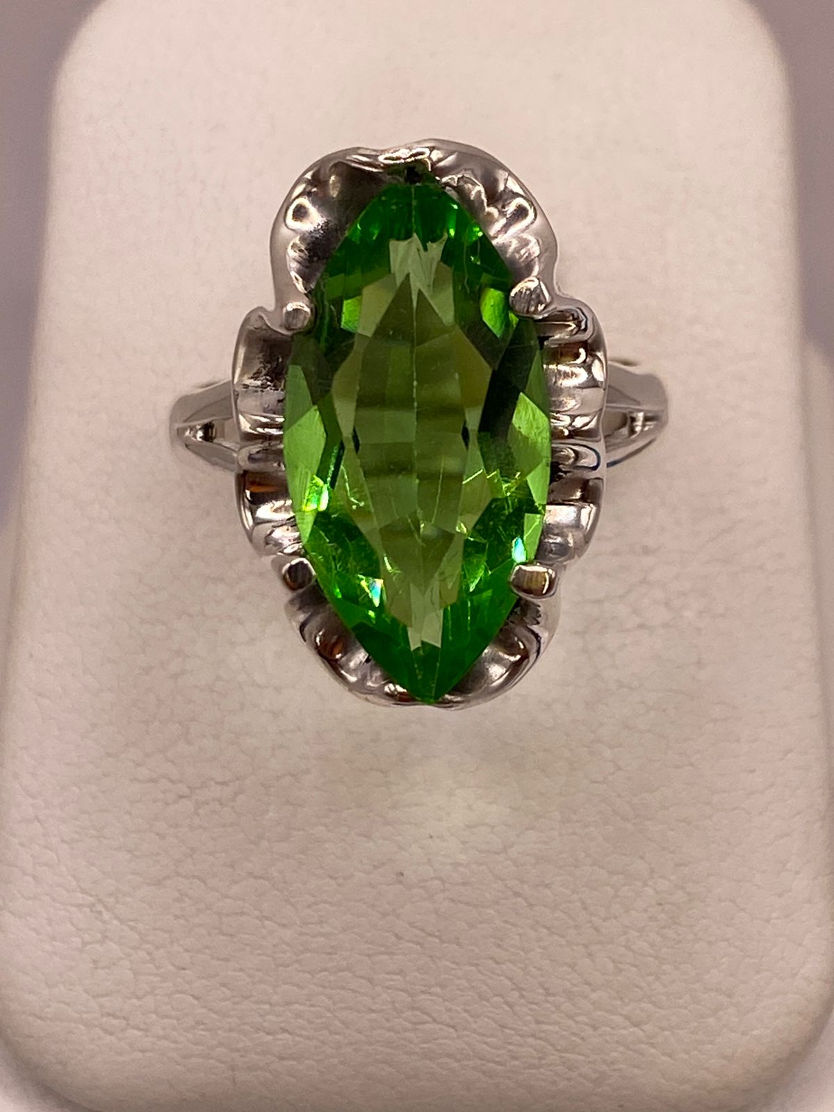 Anillo de Plata 925 con Zirconia Verde, vista frontal