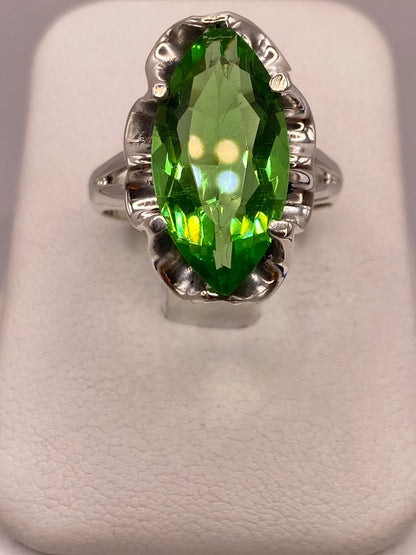 Anillo de Plata 925 con Zirconia Verde, vista de detalle
