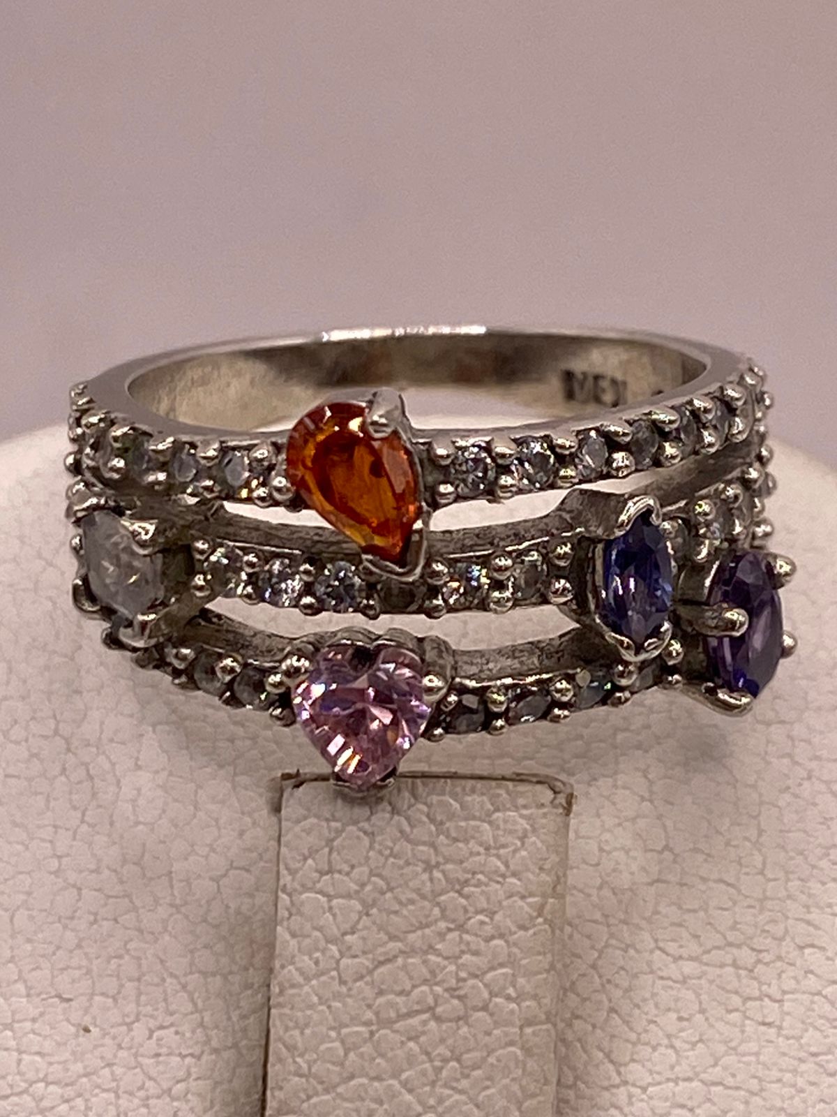 Anillo de Plata 925 con Zirconias Multicolor Diseño Triple Banda Elegante, sello de autenticidad Plata Ley .925
