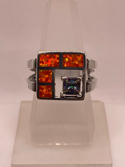 Anillo de Plata .950 con Ópalo de Fuego y Zirconia Multicolor Diseño Geométrico, vista lateral