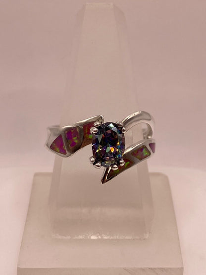 Anillo de Plata .950 con Ópalo de Fuego y Zirconia Multicolor Diseño Elegante en báscula mostrando peso