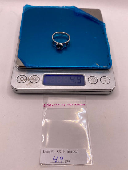Anillo de Plata .950 con Ópalo de Fuego y Zirconia Multicolor Diseño Greca, peso en gramos (báscula)