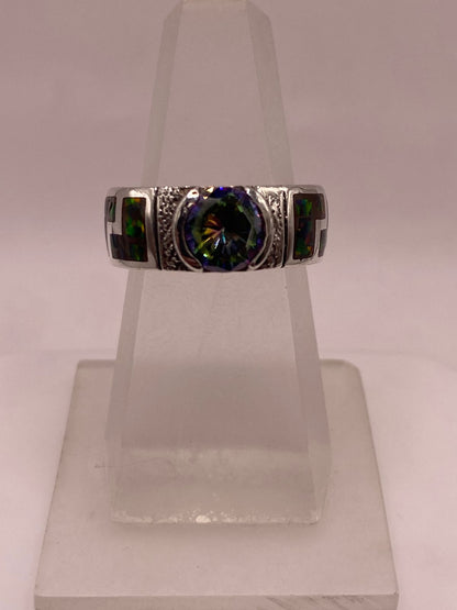 Anillo de Plata .950 con Ópalo de Fuego y Zirconia Multicolor Diseño Greca, vista de detalle