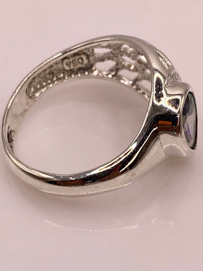 Anillo de Plata 950 con Zirconia Verde Mística Corte Pera, sello de autenticidad Plata Ley .925