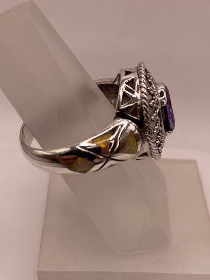 Anillo de Plata .950 con Zirconia Violeta y Ópalo de Fuego Diseño Real, vista de detalle
