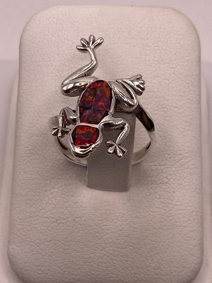 Anillo de Rana en Plata Ley .950 con Ópalo de Fuego, vista de detalle
