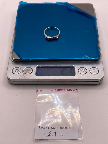 Anillo Recto con Zirconias Fucsia en Plata Ley 925, peso en gramos (báscula)