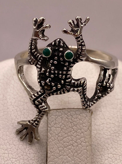 Anillo Sapo Artesanal con Marquesitas en Plata Ley 925, vista lateral