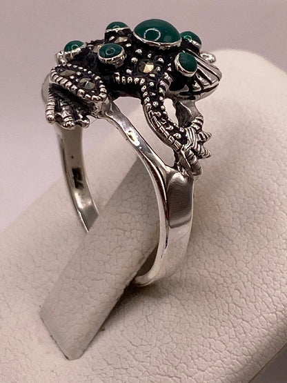 Anillo Sapo Vintage con Marquesitas y Piedras Verdes en Plata Ley 925, sello de autenticidad Plata Ley .925