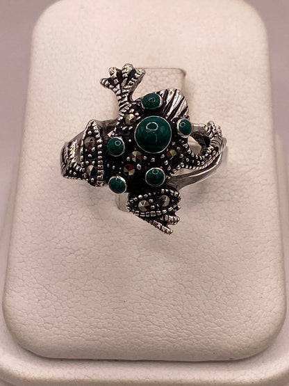 Anillo Sapo Vintage con Marquesitas y Piedras Verdes en Plata Ley 925, vista frontal