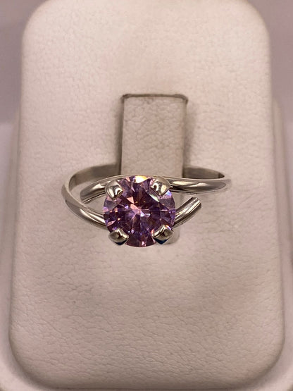 Anillo Solitario Cruzado de Plata Ley 925 con Zirconia Rosa, vista superior