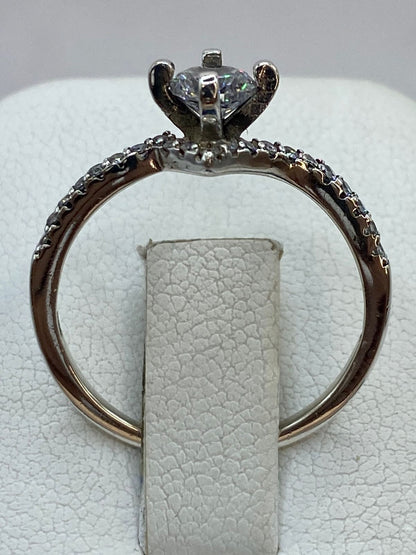 Anillo Solitario Elegante con Zirconia en Plata 925, vista posterior