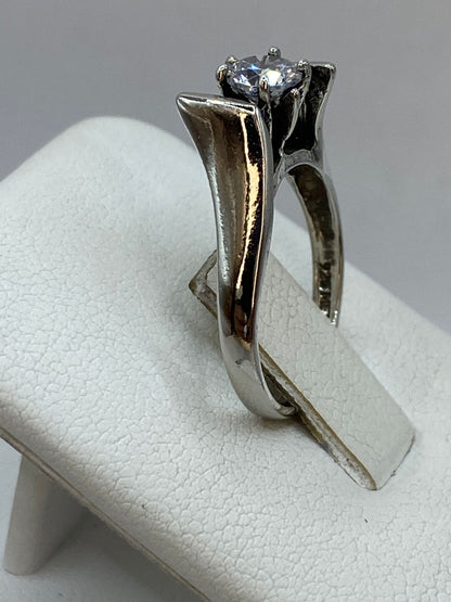 Anillo Solitario de Plata Ley 925 con Zirconia Transparente, vista superior