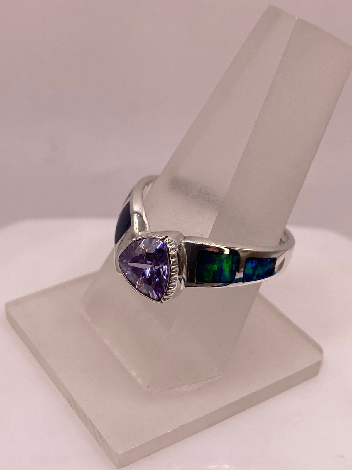Anillo Solitario de Plata Ley 950 con Ópalo de Fuego y Zirconia, vista frontal
